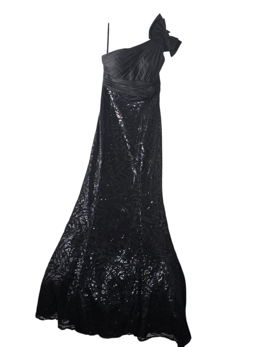 Tony Bowls La Gala Black Sequin Pleated One Shoulder Formal Gown 4 Mermaid Hem
